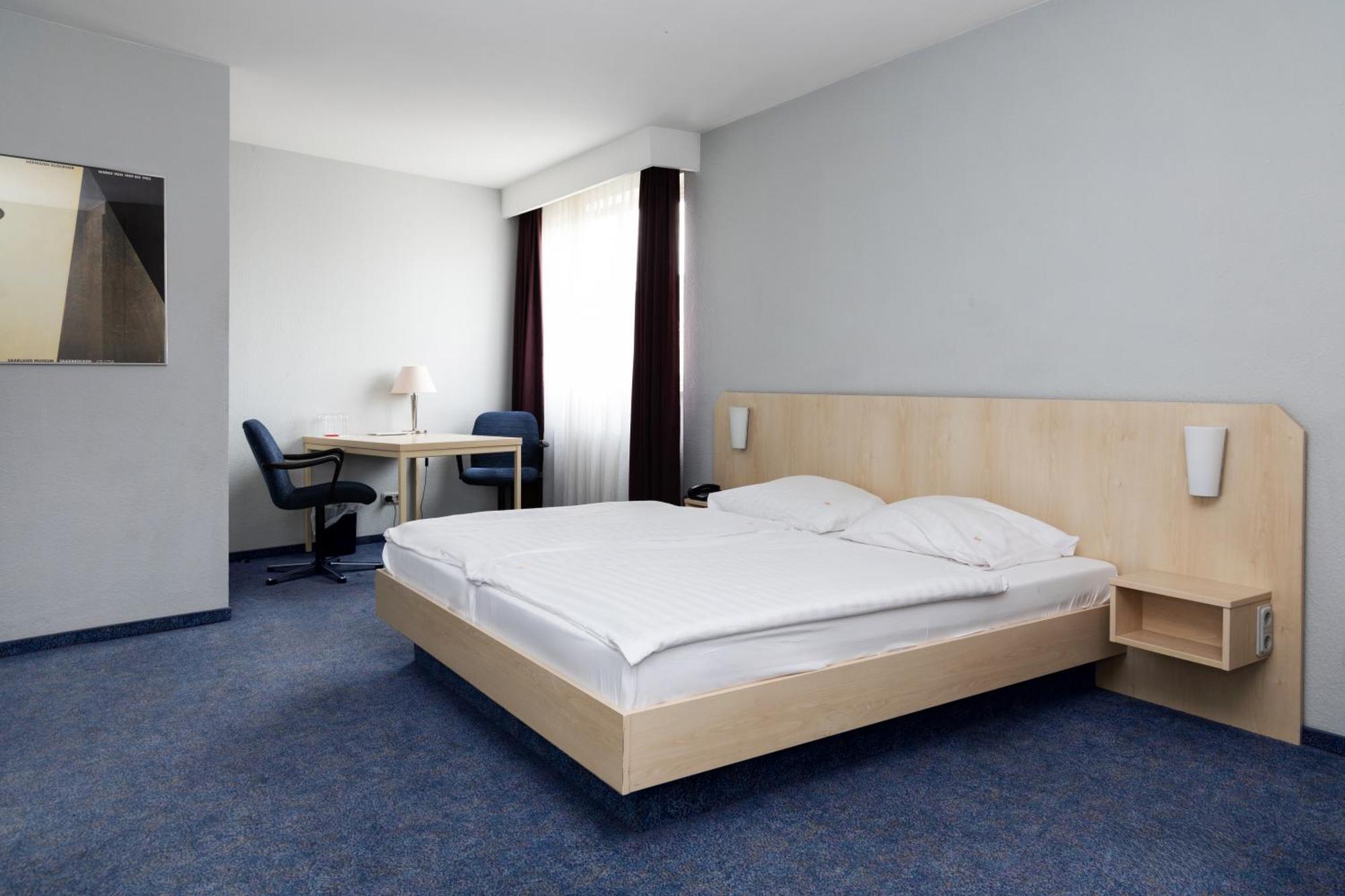 Hotel Meran Hallenbad & Sauna Saarbrücken Dış mekan fotoğraf