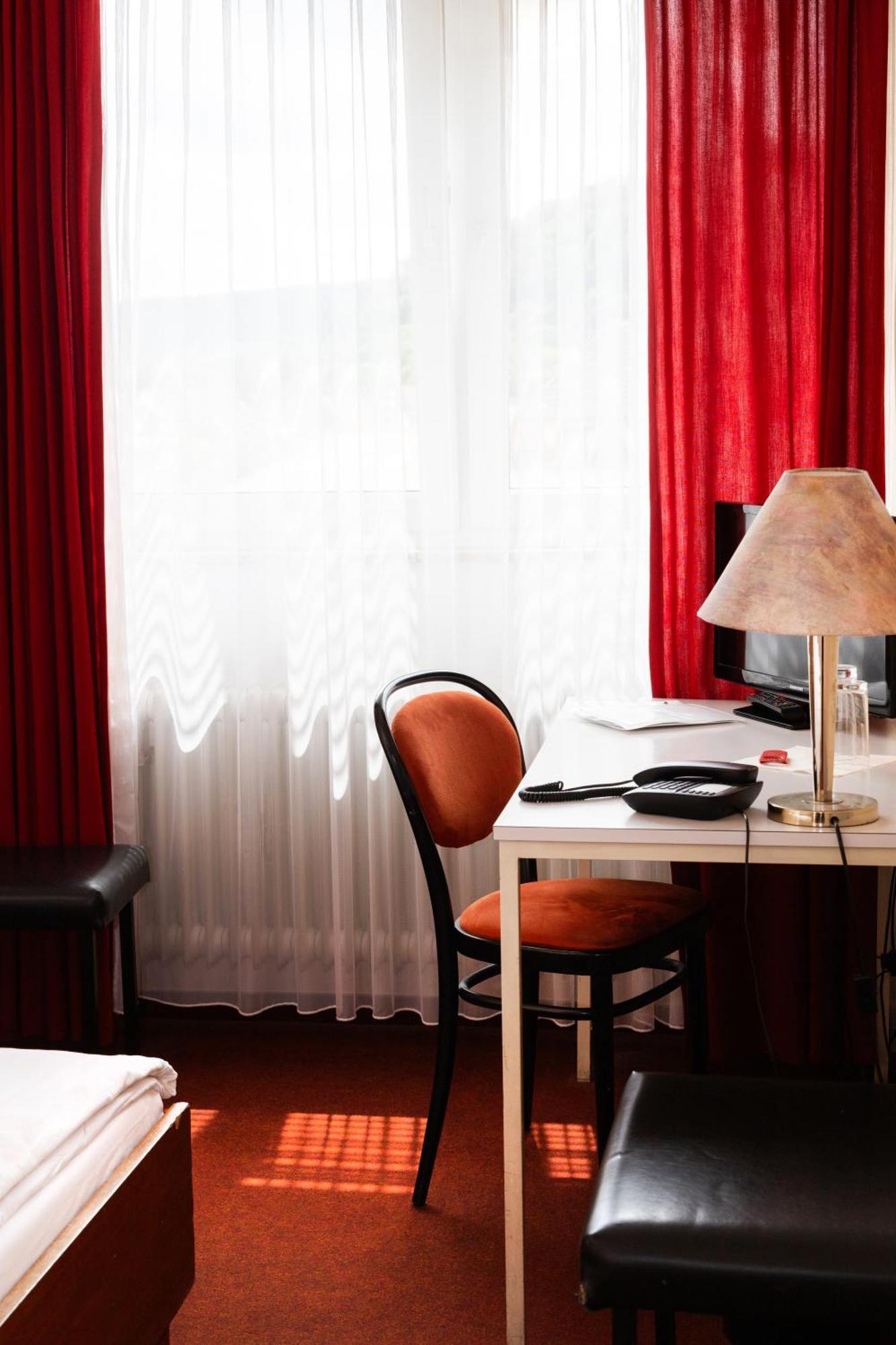 Hotel Meran Hallenbad & Sauna Saarbrücken Dış mekan fotoğraf